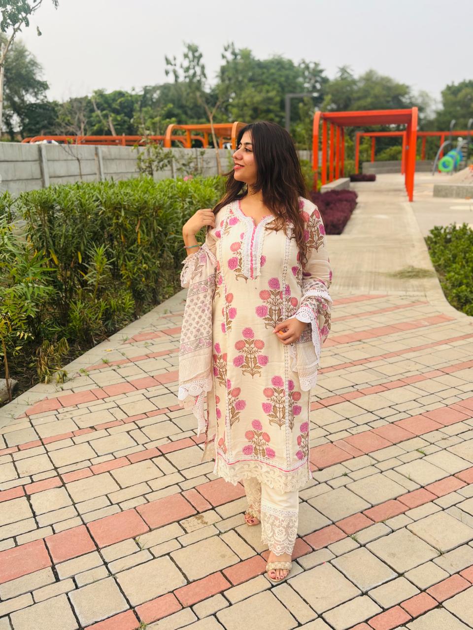 Pakistani Style Motif Print Suit Set | Floral Printed 3-Piece Ethnic Dress